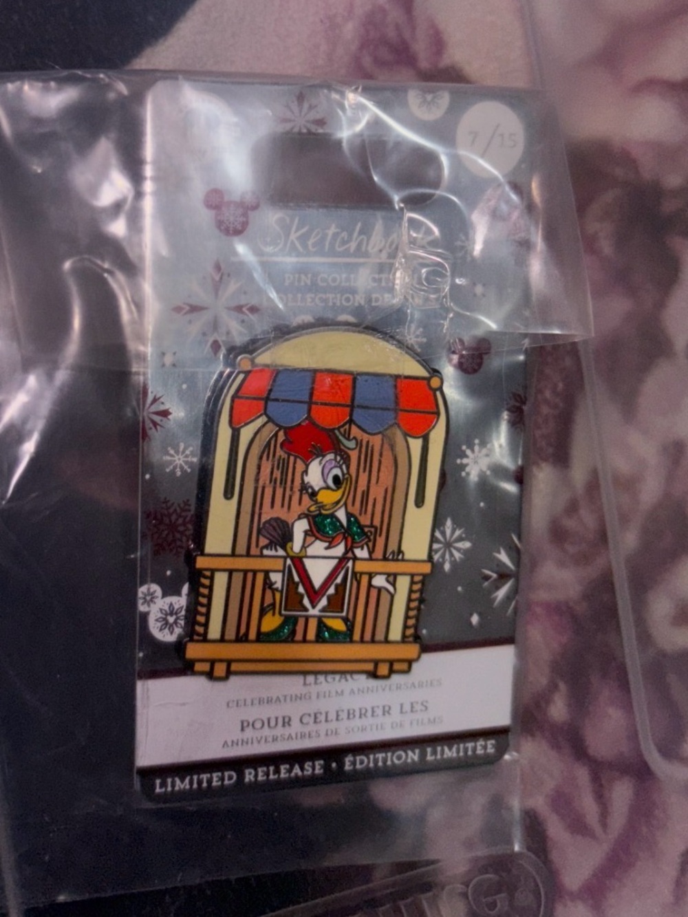 Disney sketchbook Daisy Duck Pin